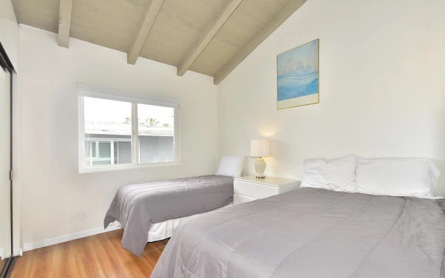 photo 5 of 506 E Ocean Front B 68226 by RedAwning