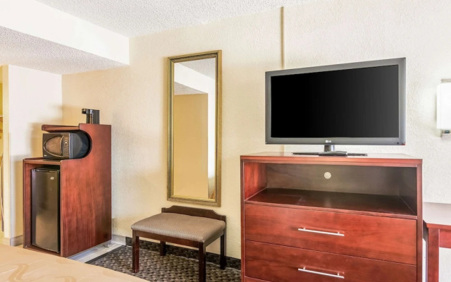 photo 4 of Quality Inn Central