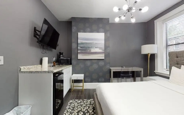 photo 4 of 5-23 Perfect Downtown Studio for Two!