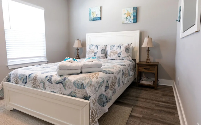 photo 5 of Amazing New 3br/2ba Laguna Beach! / 6p Golf Cart: 2 Mins to Beach/west PCB
