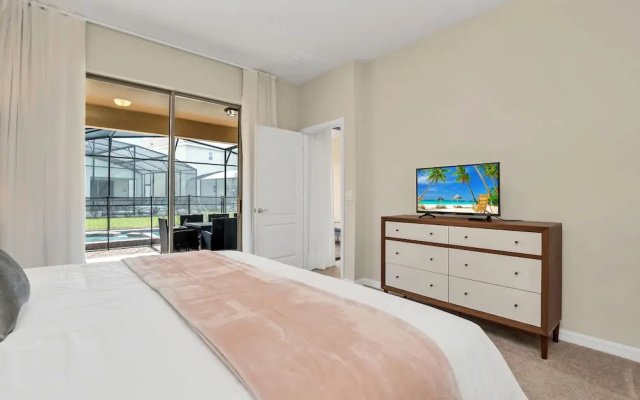 photo 3 of 5 Bed 5 Ba Solterra Villa with Pool & Spa