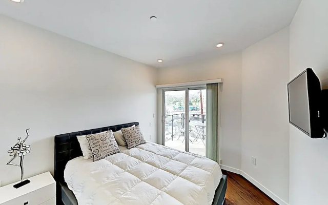 photo 5 of 5537 Los Angeles - 2 Br Apts