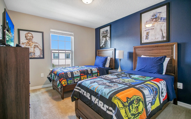 photo 4 of 5552- Solterra Brand New - Amazing 5 Beds House, Davenport, US
