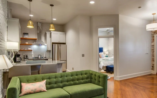photo 3 of 563 King Signature Apartments