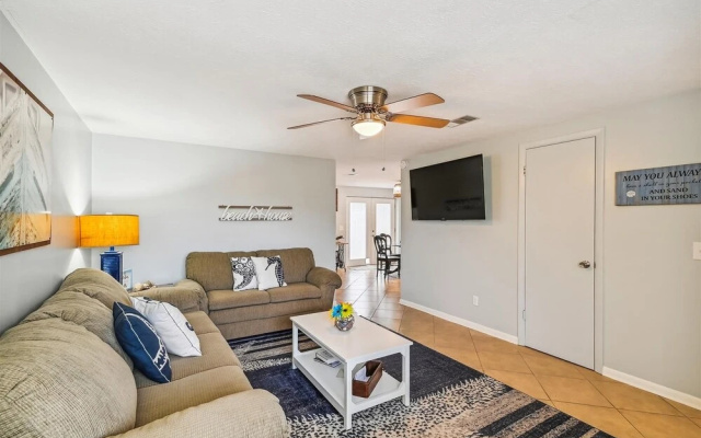 photo 5 of 5708 Sunset Ave 2 Bedroom Home by RedAwning