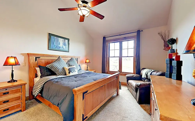 photo 3 of 580 Granby - 3 Br Home