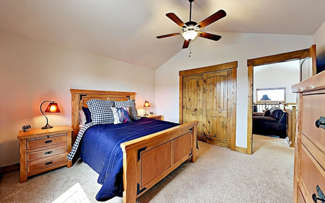 photo 4 of 580 Granby - 3 Br Home