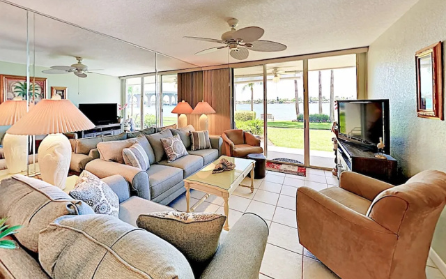 photo 2 of 5801 Bahia Del Mar Cir Condo Unit 114 - 2 Br condo by RedAwning