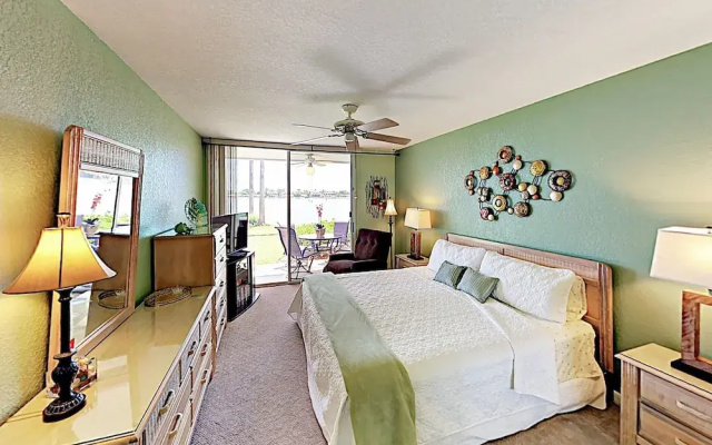 photo 5 of 5801 Bahia Del Mar Cir Condo Unit 114 - 2 Br condo by RedAwning