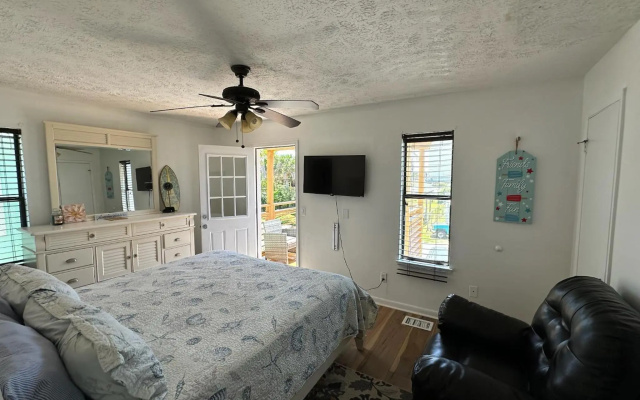photo 3 of 5810 Beach Drive Unit B
