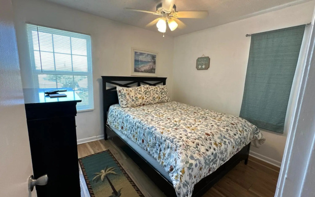photo 5 of 5810 Beach Drive Unit B