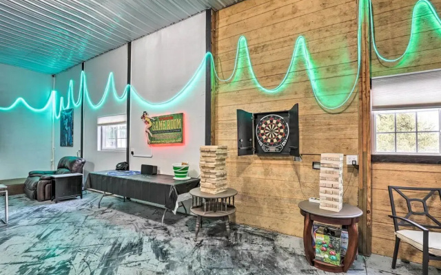 photo 2 of 5 acre Graceland Family Home in West Des Moines