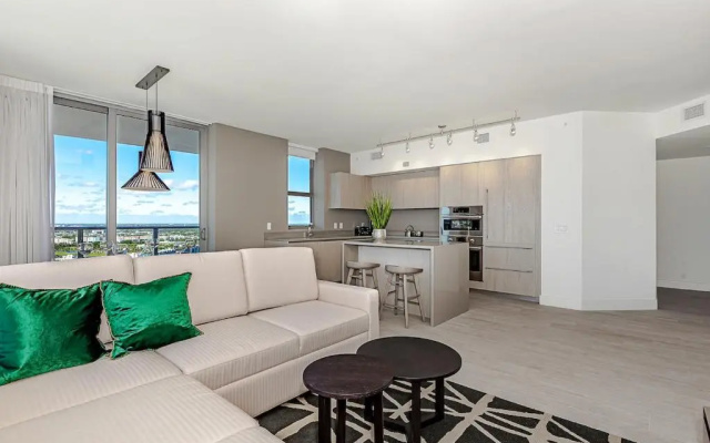 photo 4 of 5*AMENITIES Luxury 3 BR-Stunning VIEW & High Floor