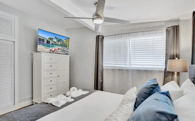 photo 3 of 5BR with Heated Pool 5 min to Beach