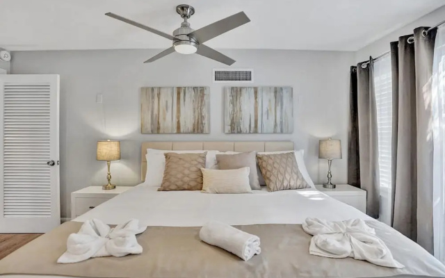 photo 4 of 5BR with Heated Pool 5 min to Beach
