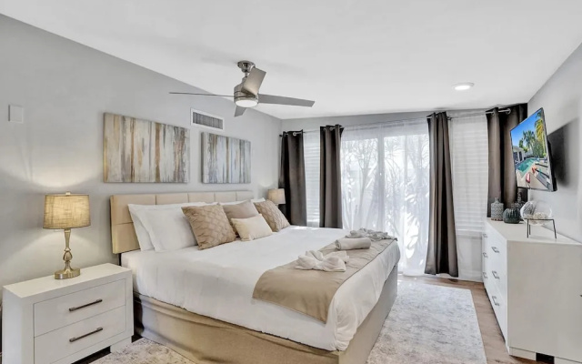 photo 5 of 5BR with Heated Pool 5 min to Beach