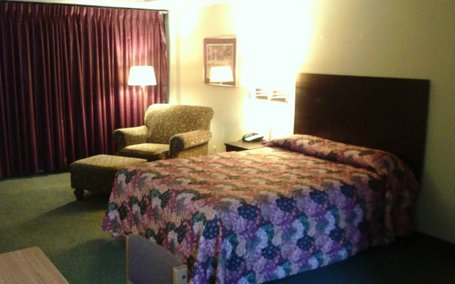 photo 5 of 5th Avenue Inn and Suites