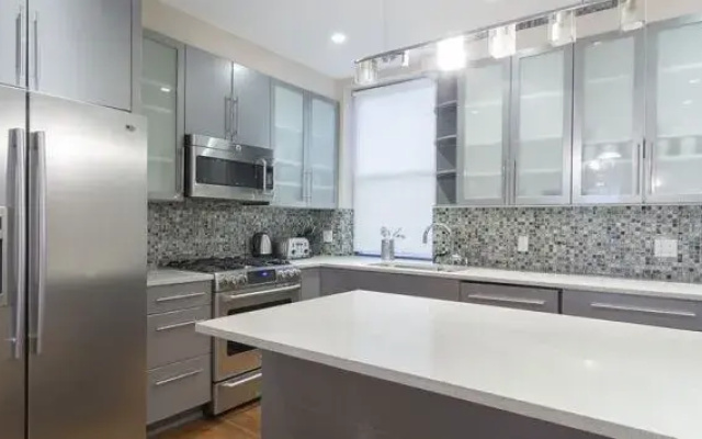 photo 5 of 5th Avenue Suites