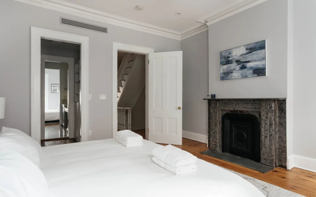 photo 4 of 6 Bedroom Townhome Near NYC