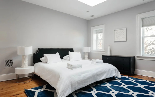 photo 5 of 6 Bedroom Townhome Near NYC