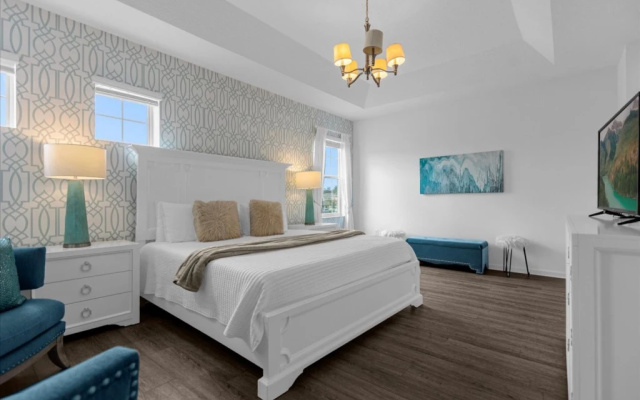 photo 5 of 6 Bedrooms / 5 Bathrooms / Solterra (5220 OA), Davenport, US