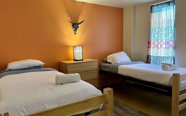 photo 3 of 6 Beds Downtown Apt Very Quick Walk Everywhere