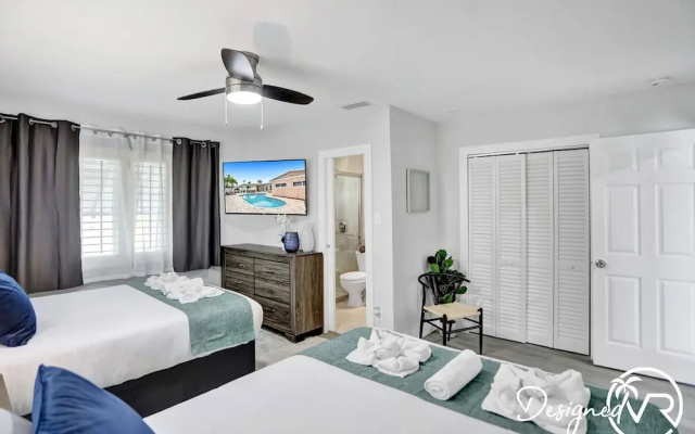 photo 4 of 6 BR With Heated Pool Close to Beach