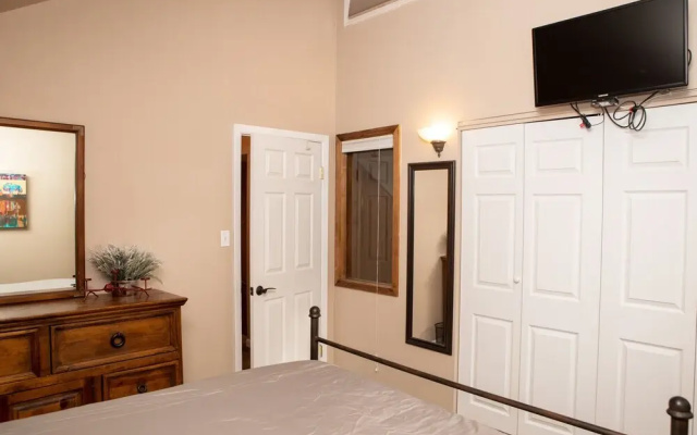 photo 3 of 6 Chamonix Lane 2 Bedroom  Townhouse by RedAwning