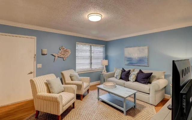 photo 5 of #61 Beautiful Condo Ideal Location 2BDR/2 Parkings