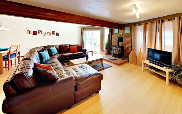 photo 4 of 6125 Short Ave House by RedAwning