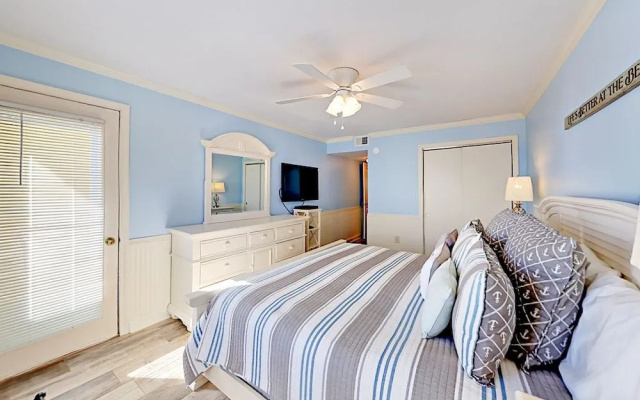 photo 3 of 615 W Beach Blvd Condo Unit 3G