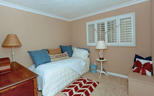 photo 2 of 6302 W. Ocean Front (68447)