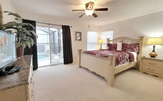 photo 2 of 652 Rosselli Blvd 4 Bedrooms, 2 Bathrooms