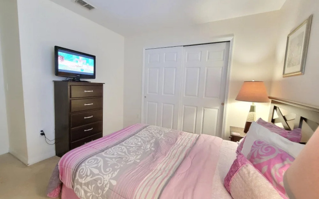 photo 3 of 652 Rosselli Blvd 4 Bedrooms, 2 Bathrooms