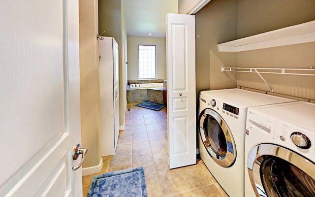 photo 3 of 680 Sage Country Court Home 3 Bedrooms 2.5 Bathrooms Home
