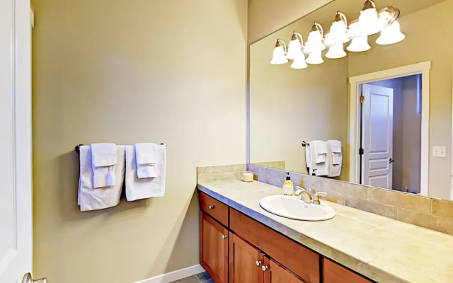 photo 5 of 680 Sage Country Court Home 3 Bedrooms 2.5 Bathrooms Home