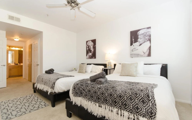 photo 2 of 6BD Hollywood Stars Walk of Fame Suite