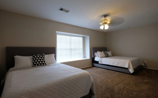 photo 5 of 6Bdrm 3.5Bath 10Beds - GRAND TEXAS SIZED