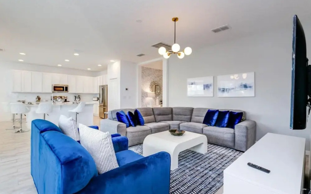 photo 2 of 6BR Luxury Home - Private Pool Hot Tub and BBQ