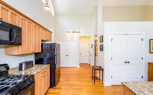 photo 5 of 7 Asheville - 2 Br Home