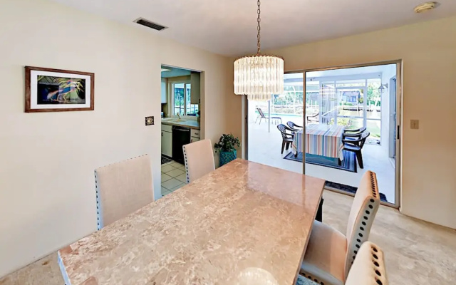 photo 3 of 701 Emerald Harbor Drive Home 3 Bedrooms 2 Bathrooms Home