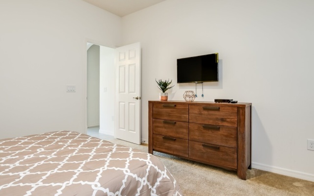 photo 2 of 14 Bdrm 11 BA Sleeps 30