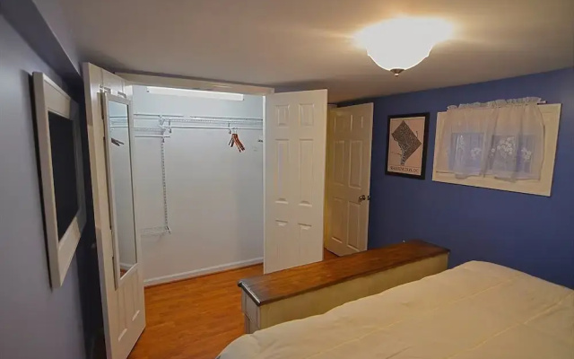 photo 2 of 716 Northeast Apartment #1045 - 1 Br Apts