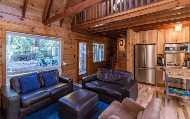 photo 4 of 7160 7th Avenue Cabin by RedAwning