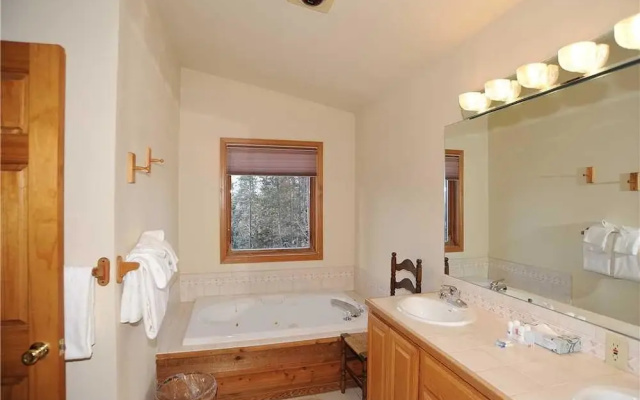 photo 5 of 72 Clubhouse Rd Private Home with Hot Tub