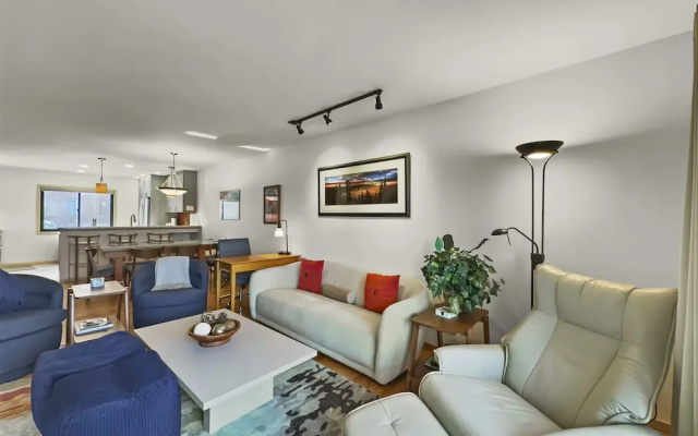 photo 4 of 732b Meadow Creek 2 Bedroom Townhouse by RedAwning