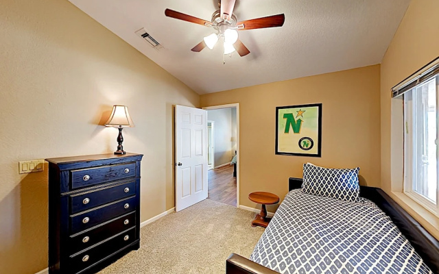 photo 4 of 747 Phoenix - 4 Br Home