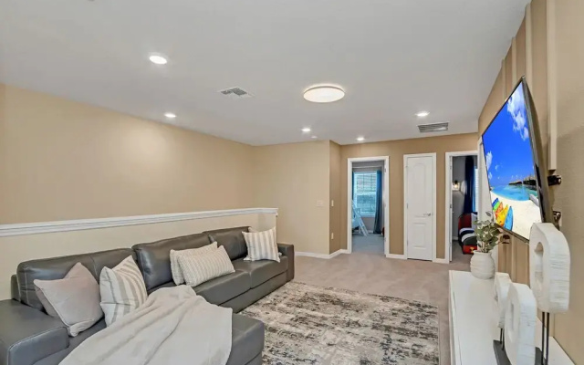 photo 5 of 7561 Oak Spring Lane