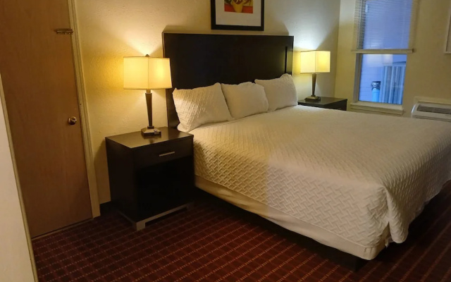 photo 2 of 76 Family Inn