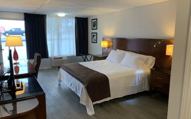 photo 3 of The Retro Hotel
